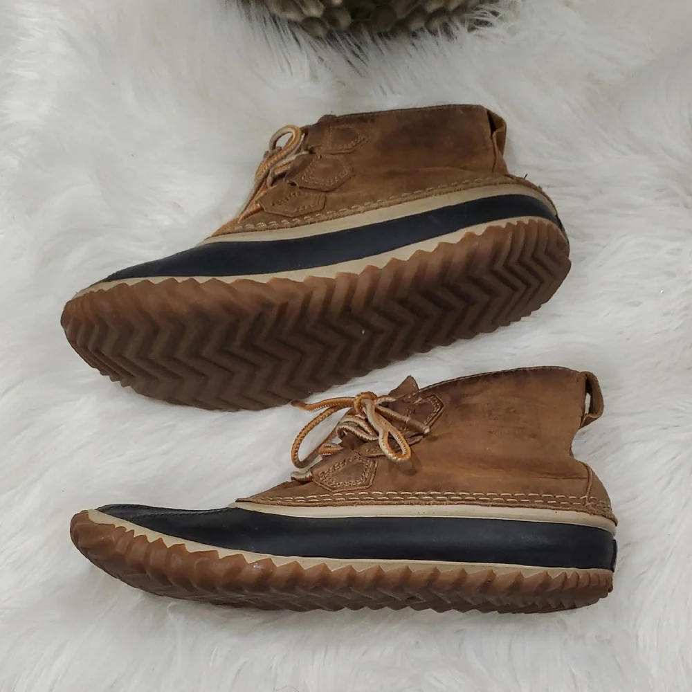 Sorel Women's Brown and Black Lace-Up Shoes - Picture 4 of 11